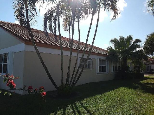 Продажа дома по адресу 8045 Clear Shores Cir - фото 5758734