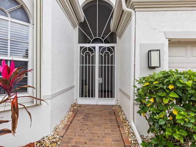 Продажа дома по адресу 7267 Demedici Circle - фото 6717856