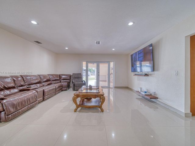 Продажа дома по адресу 19390 SW 312th St - фото 5599297