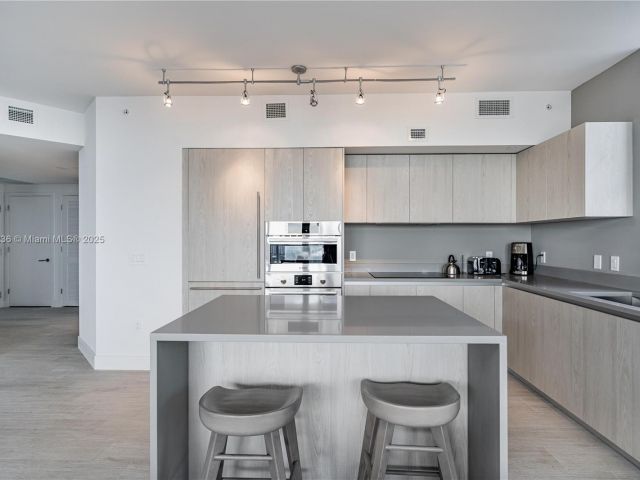 Продажа квартиры #R1609 - фото 5628199