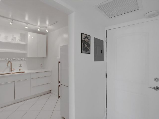 Продажа квартиры #1923 - фото 5921709