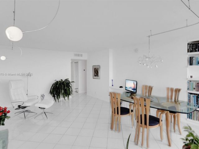 Продажа квартиры #1923 - фото 5921714