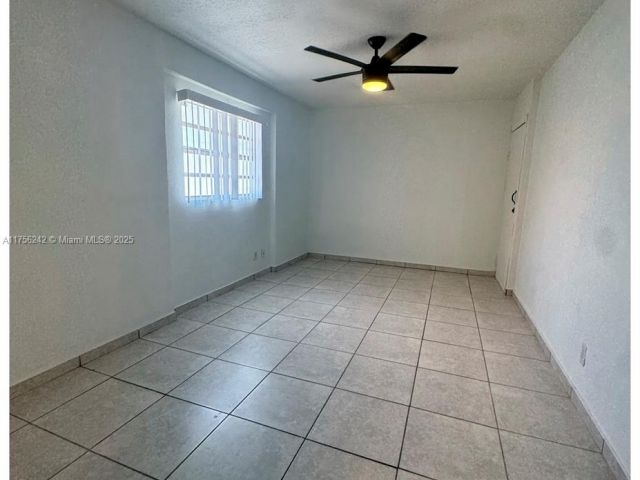 Продажа дома по адресу 2318 Scott St - фото 5529664