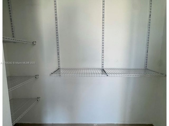 Продажа дома по адресу 2318 Scott St - фото 5529668