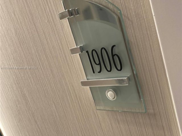 Продажа квартиры #1906 - фото 5777395