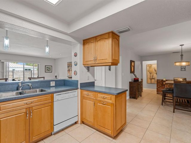 Продажа дома по адресу 6311 SW 93rd Ct - фото 5556267