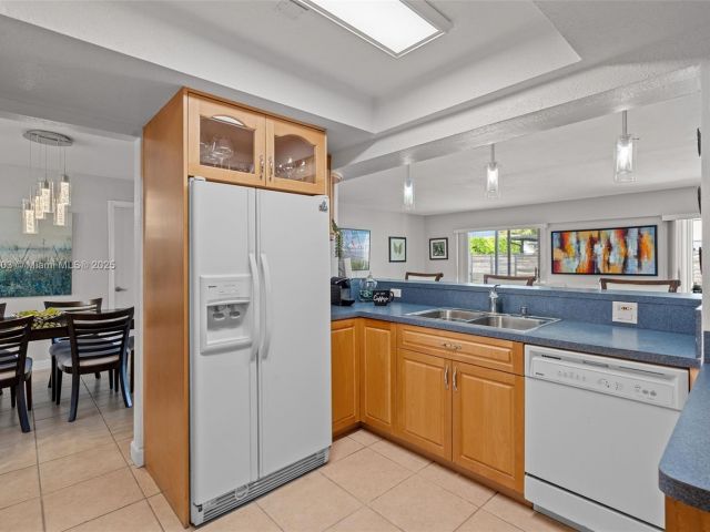 Продажа дома по адресу 6311 SW 93rd Ct - фото 5556269