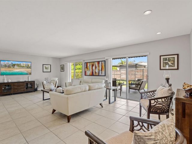 Продажа дома по адресу 6311 SW 93rd Ct - фото 5556273