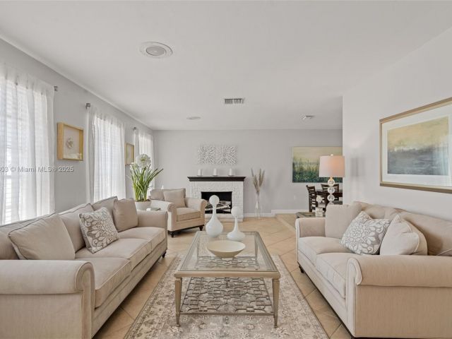 Продажа дома по адресу 6311 SW 93rd Ct - фото 5556281