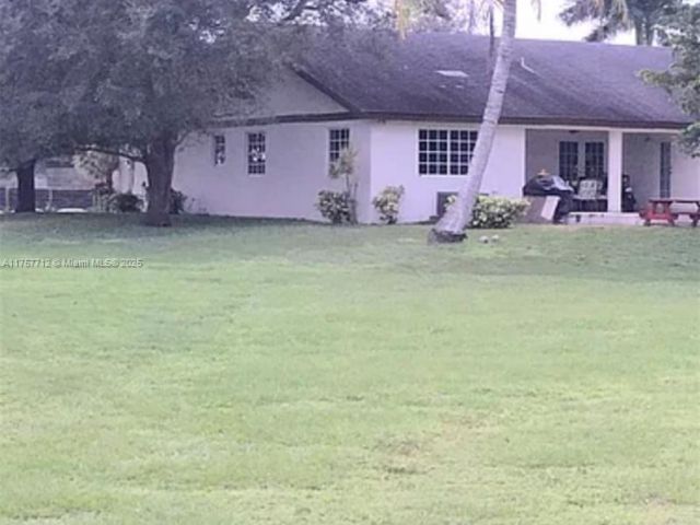 Продажа дома по адресу 22171 SW 274th St - фото 5598622