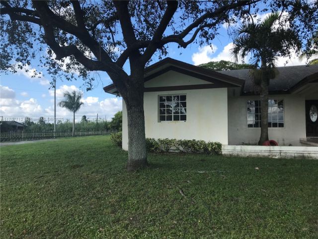 Продажа дома по адресу 22171 SW 274th St - фото 5598623