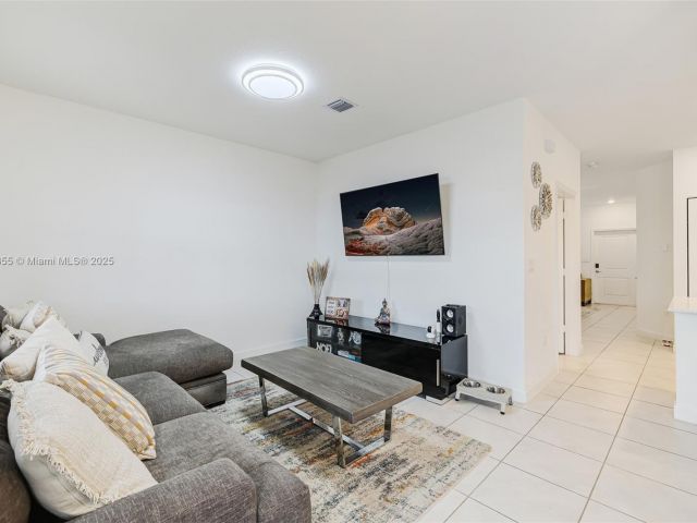 Продажа дома по адресу 12816 SW 235th Ter 12816 - фото 5628024