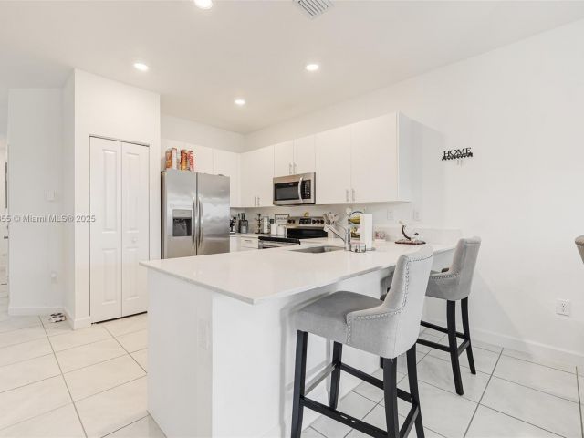 Продажа дома по адресу 12816 SW 235th Ter 12816 - фото 5628028