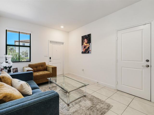 Продажа дома по адресу 12816 SW 235th Ter 12816 - фото 5628032