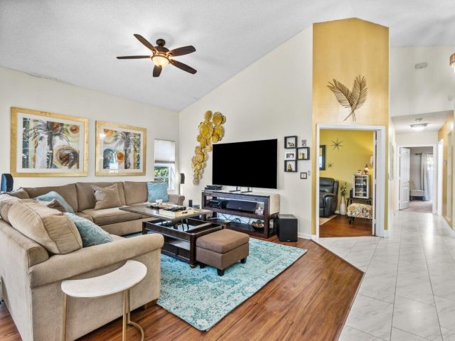 Продажа дома по адресу 9023 Baybury Lane - фото 5779107