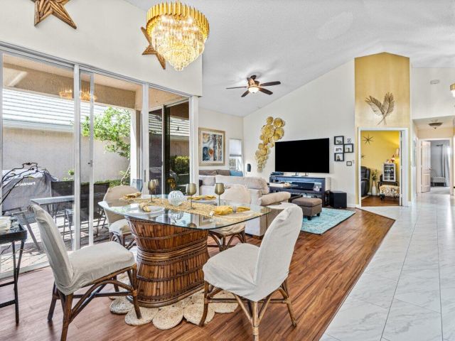 Продажа дома по адресу 9023 Baybury Lane - фото 5779108