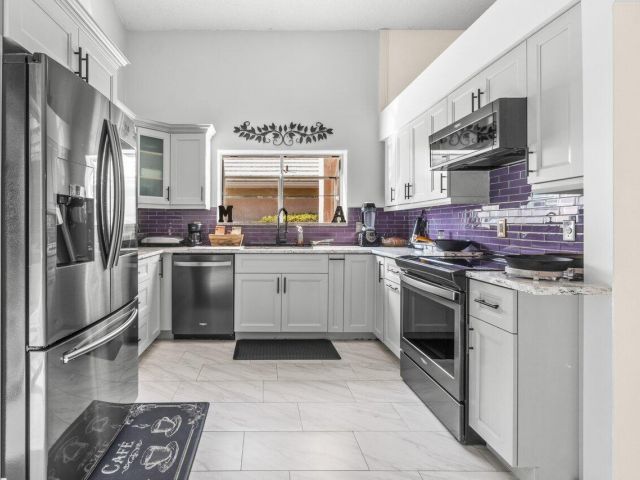 Продажа дома по адресу 9023 Baybury Lane - фото 5779111