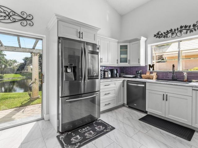 Продажа дома по адресу 9023 Baybury Lane - фото 5779116