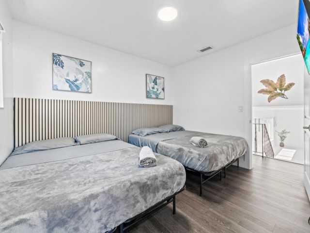 Продажа дома по адресу 1215 NE 200th St - фото 5970711