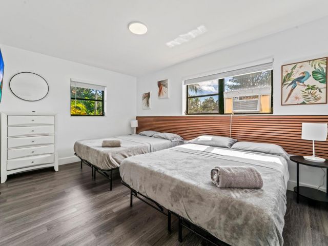 Продажа дома по адресу 1215 NE 200th St - фото 5970717