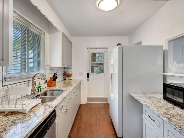 Продажа дома по адресу 513 45th Street - фото 5752211