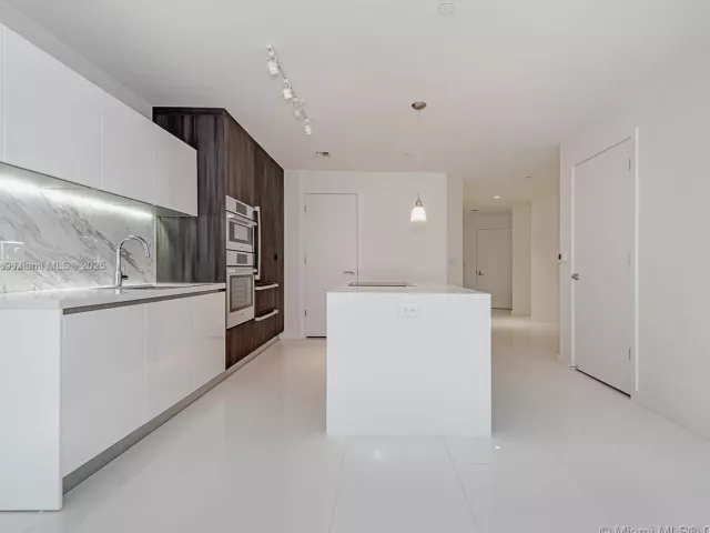 Продажа квартиры #2600 - фото 5639825