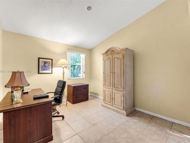 Продажа дома по адресу 11060 SW 153rd Ct - фото 6035142