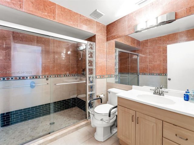 Продажа дома по адресу 11060 SW 153rd Ct - фото 6035143