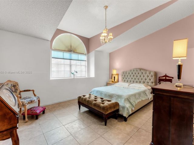 Продажа дома по адресу 11060 SW 153rd Ct - фото 6035146