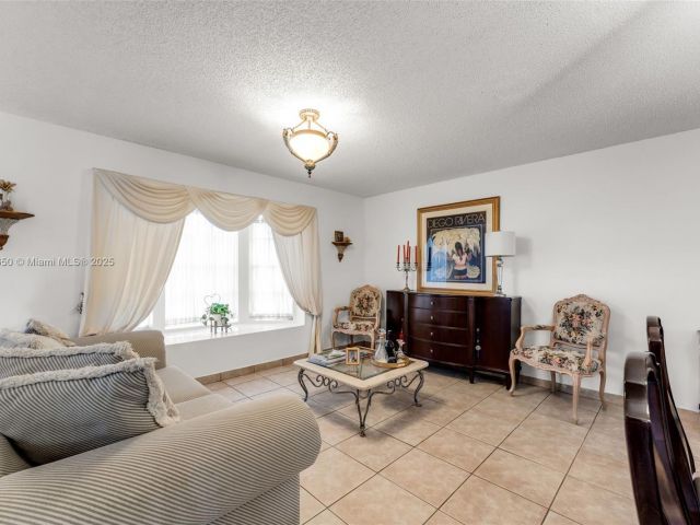 Продажа дома по адресу 11060 SW 153rd Ct - фото 6035152