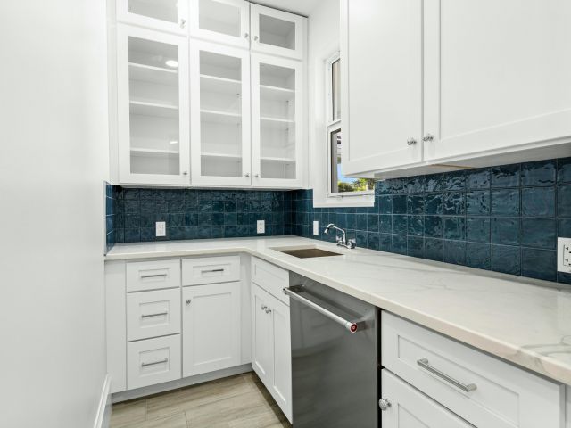 Продажа дома по адресу 4580 Oak Tree Court - фото 5755221