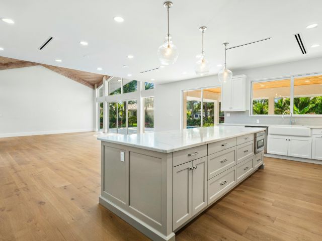 Продажа дома по адресу 4580 Oak Tree Court - фото 5755222