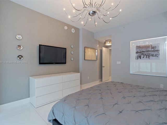 Продажа дома по адресу 2020 N Bayshore Dr TH 104 - фото 5655927