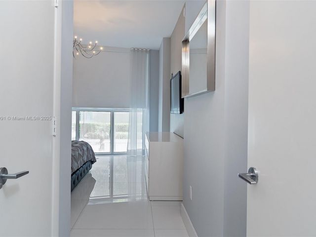 Продажа дома по адресу 2020 N Bayshore Dr TH 104 - фото 5655931