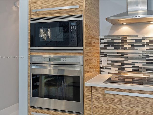 Продажа дома по адресу 2020 N Bayshore Dr TH 104 - фото 5655934