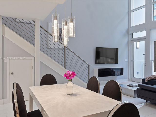 Продажа дома по адресу 2020 N Bayshore Dr TH 104 - фото 5655939