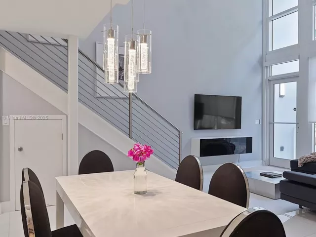 Продажа дома по адресу 2020 N Bayshore Dr TH 104 - фото 5655939