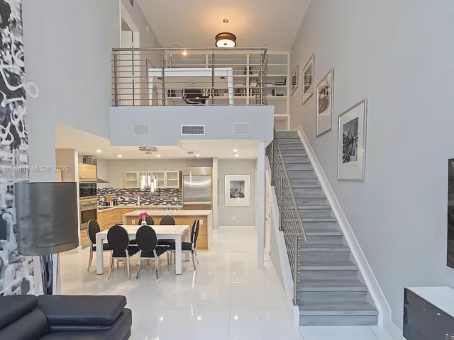 Продажа дома по адресу 2020 N Bayshore Dr TH 104 - фото 5655943