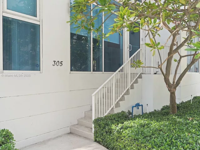 Продажа дома по адресу 2020 N Bayshore Dr TH 104 - фото 5655945