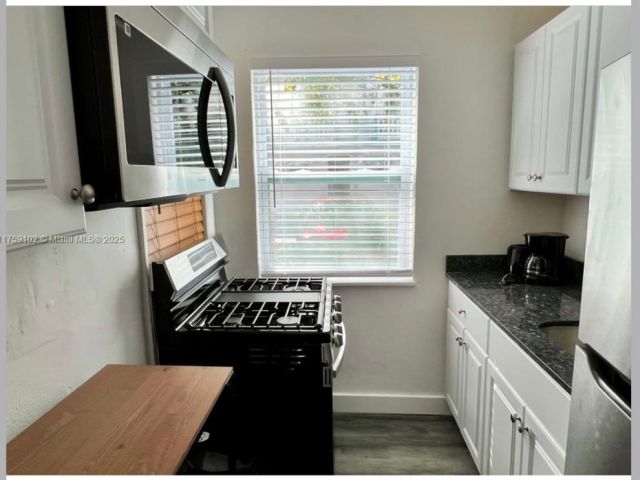 Продажа дома по адресу 7836 NE Bayshore Ct - фото 5730152