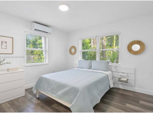 Продажа дома по адресу 7836 NE Bayshore Ct - фото 5730158