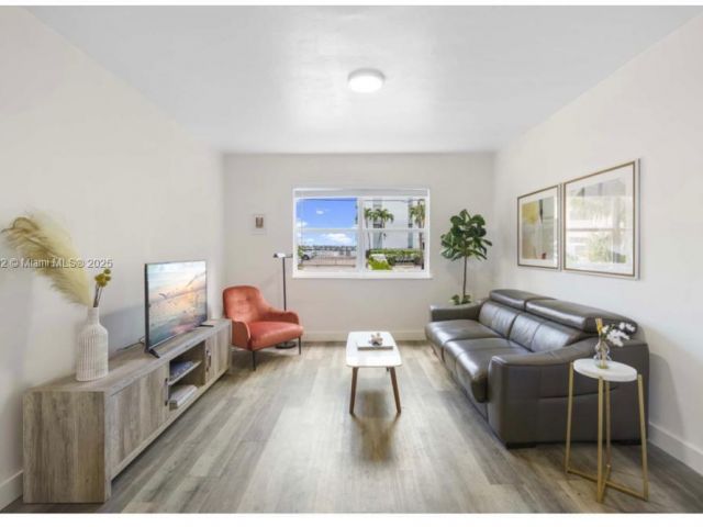 Продажа дома по адресу 7836 NE Bayshore Ct - фото 5730162