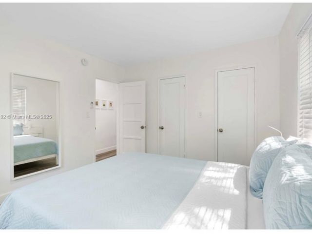 Продажа дома по адресу 7836 NE Bayshore Ct - фото 5730163