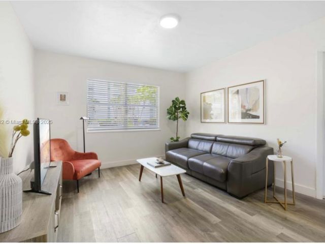 Продажа дома по адресу 7836 NE Bayshore Ct - фото 5730164