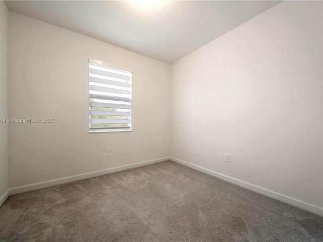 Продажа дома по адресу 26431 SW 148th Ave - фото 5598313