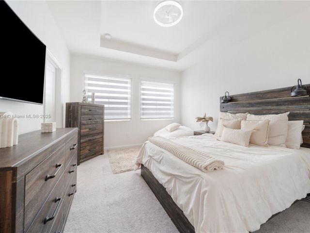 Продажа дома по адресу 26431 SW 148th Ave - фото 5598318