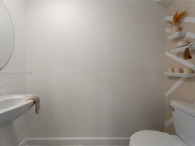 Продажа дома по адресу 26431 SW 148th Ave - фото 5598320