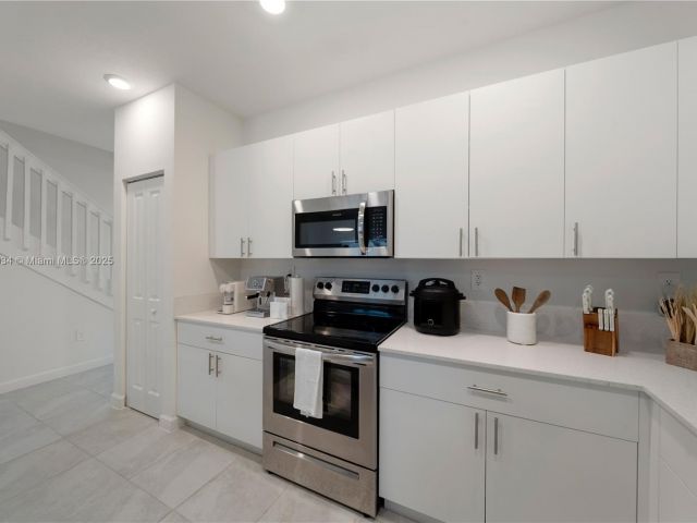 Продажа дома по адресу 26431 SW 148th Ave - фото 5598323