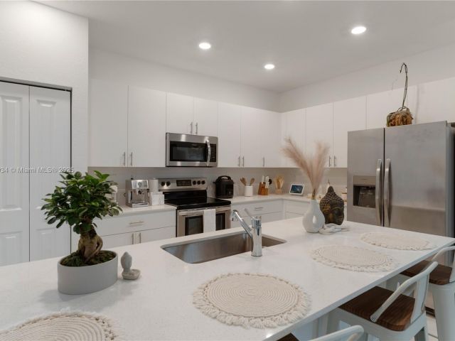 Продажа дома по адресу 26431 SW 148th Ave - фото 5598324