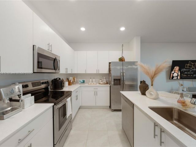 Продажа дома по адресу 26431 SW 148th Ave - фото 5598325